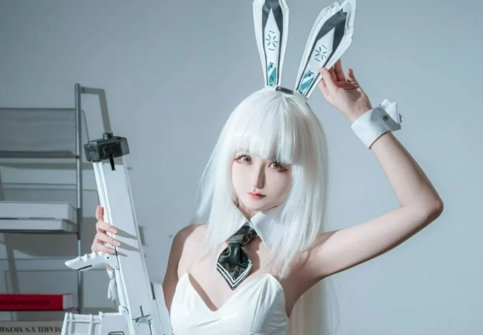 Kuuko W cosplay胜利女神NIIKKE，力量与冷艳齐聚-COS村