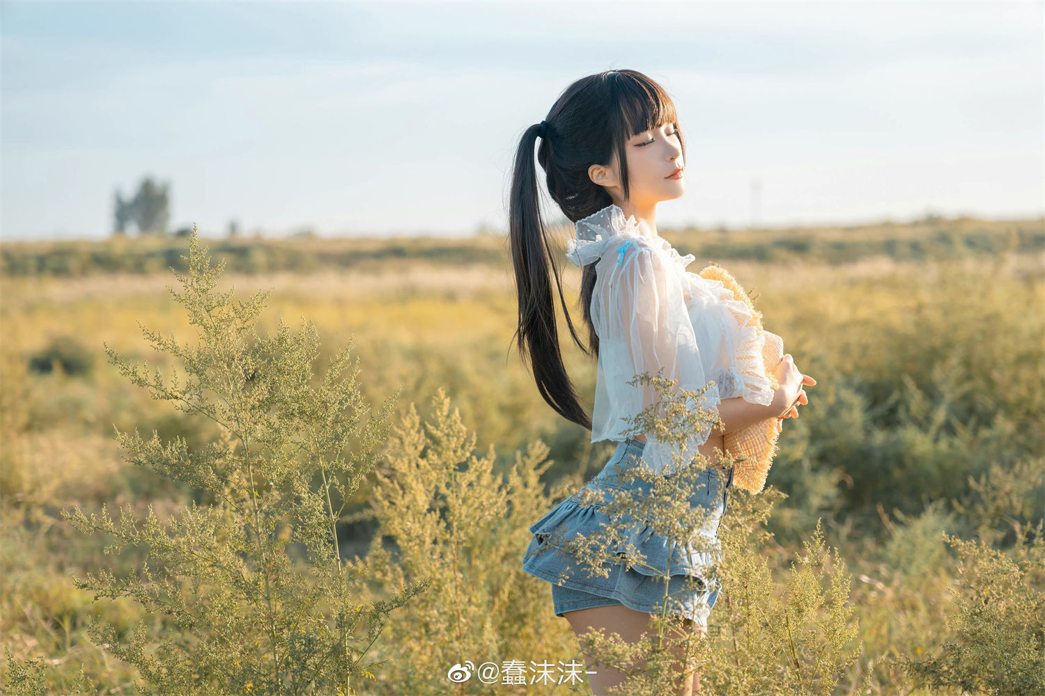 蠢沫沫户外图集，阳光下的美少女分享-COS村