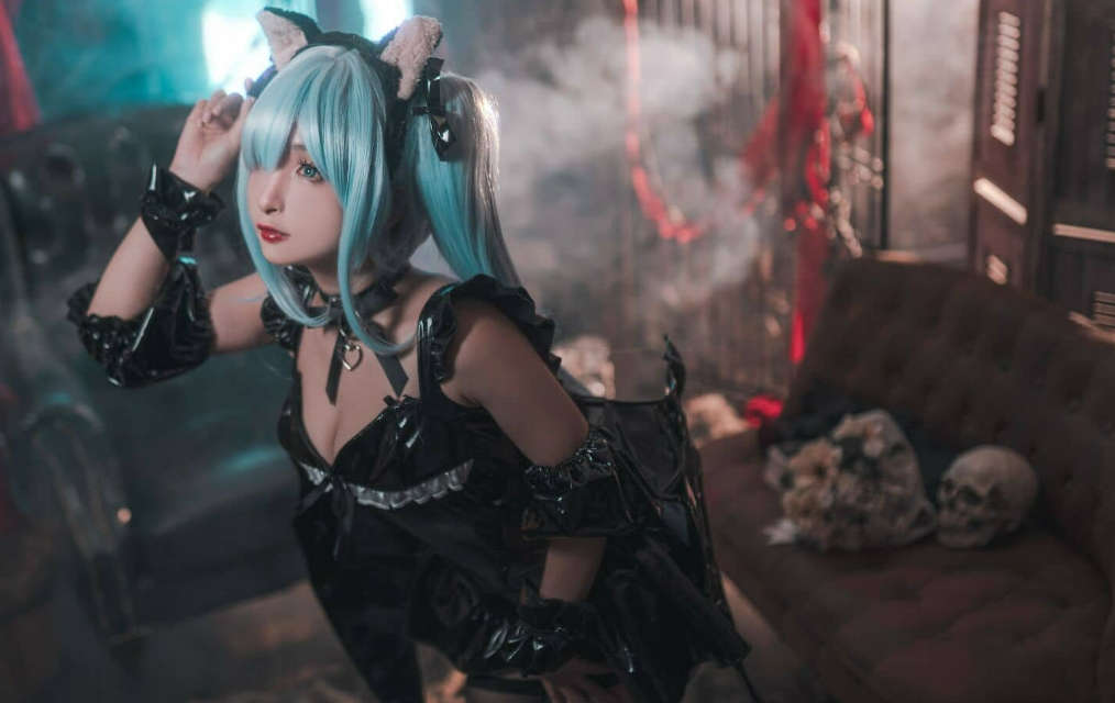 九九八吖cos雅努斯：冷酷与优雅并存的极致cosplay之美-COS村