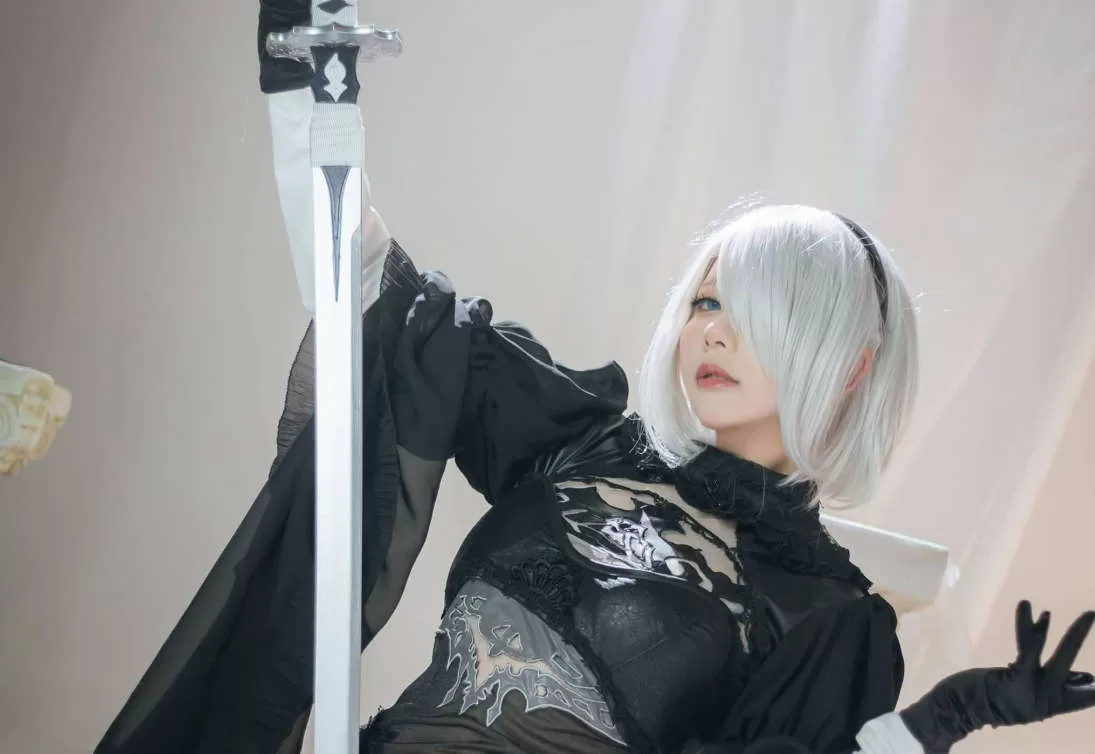 图片[1]-《Nier 2B Dress Ver》经典造型：是一只熊仔吗cos再现精美服饰-COS村